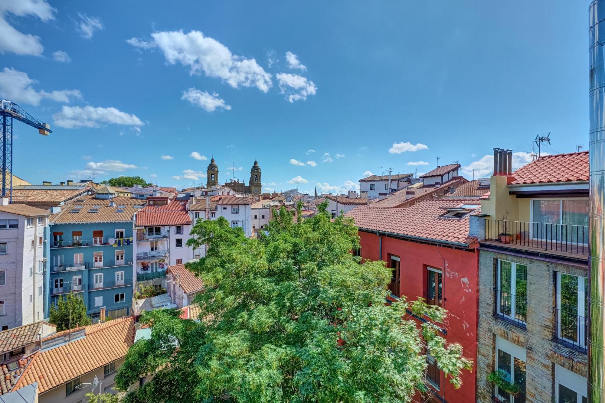 Una atalaya sobre el Casco Antiguo Pamplona Exterior foto